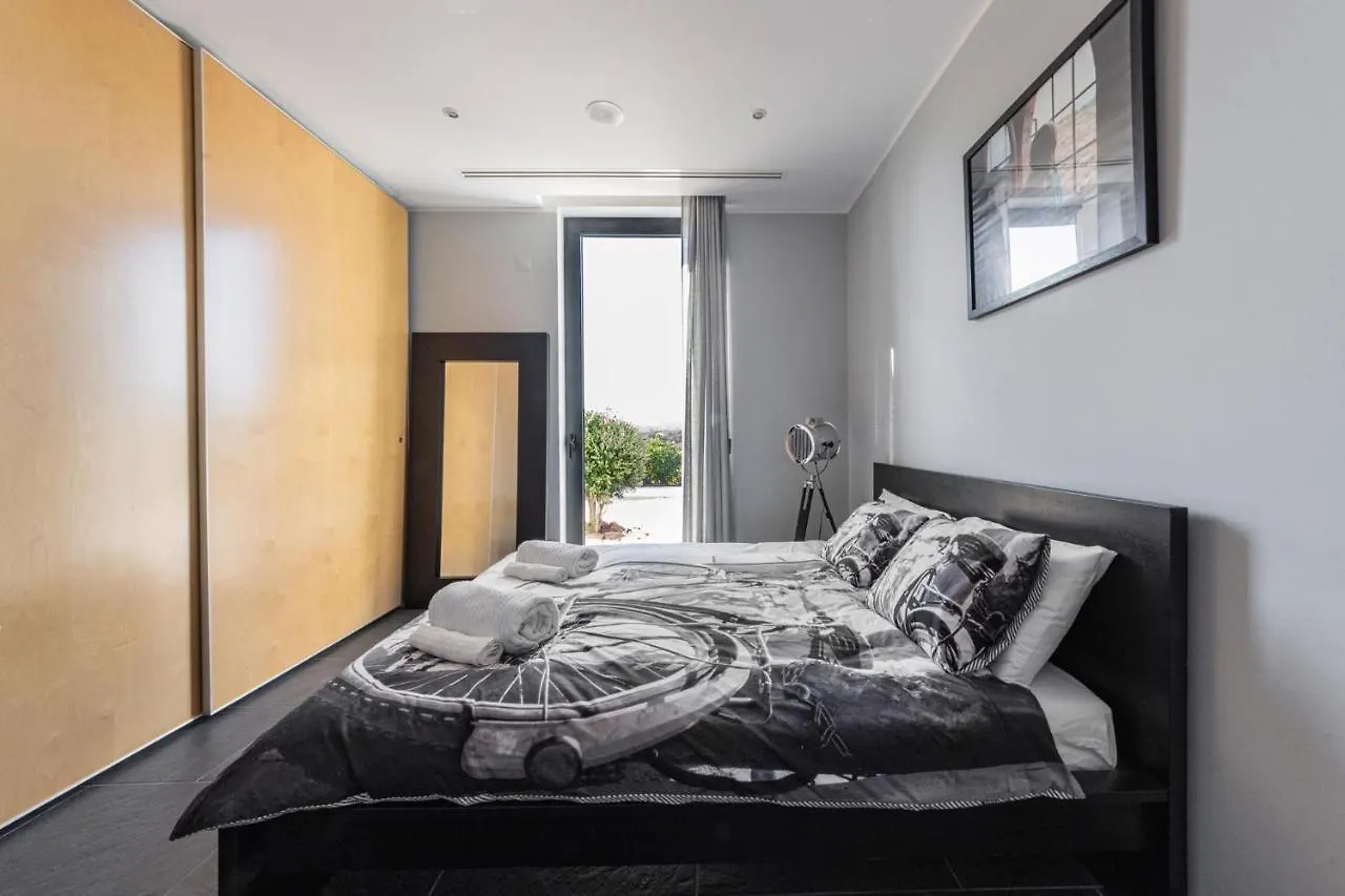 Sernadinha Lux Villa Lagos
