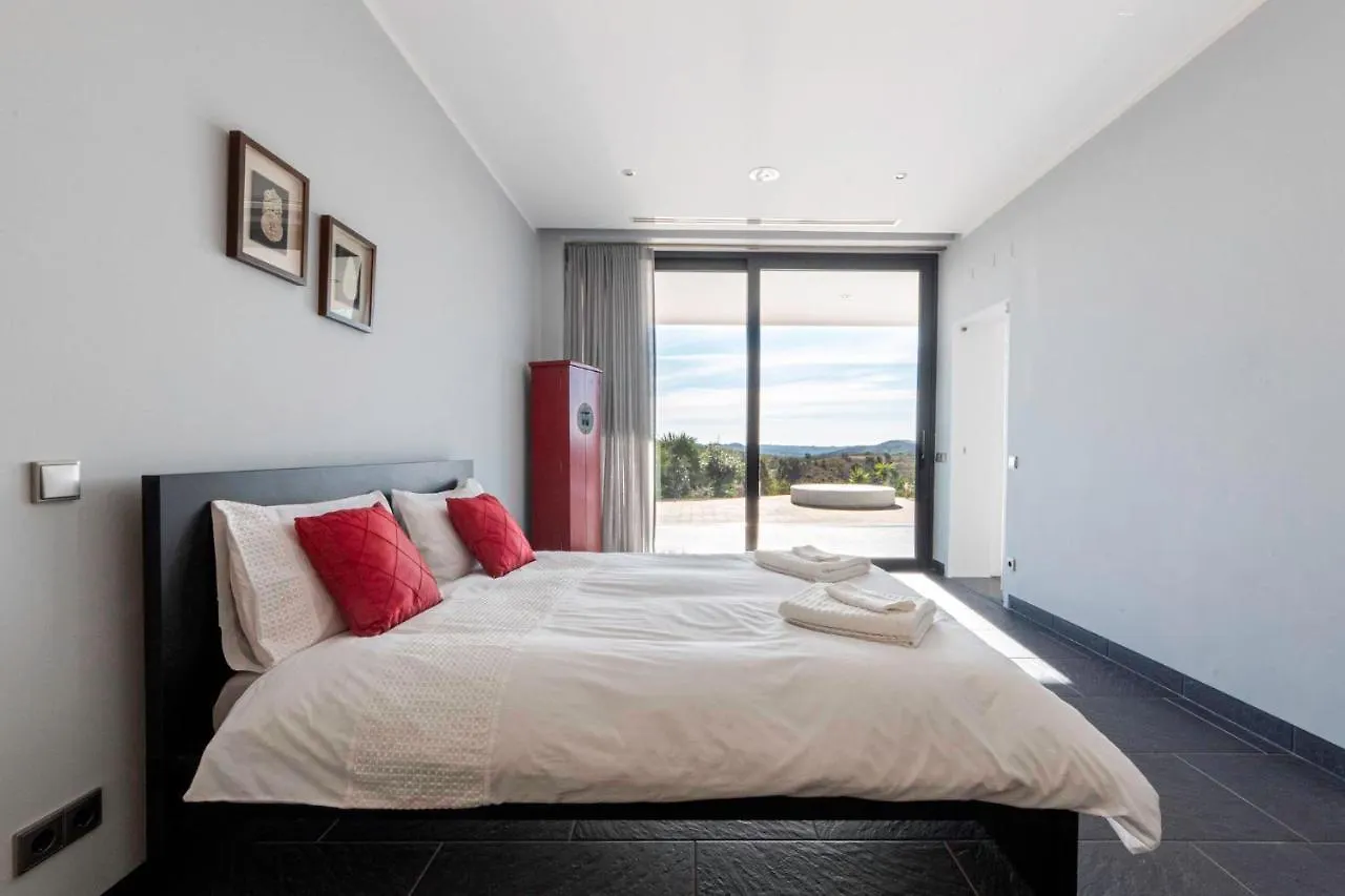 Sernadinha Lux Villa Lagos 0*,