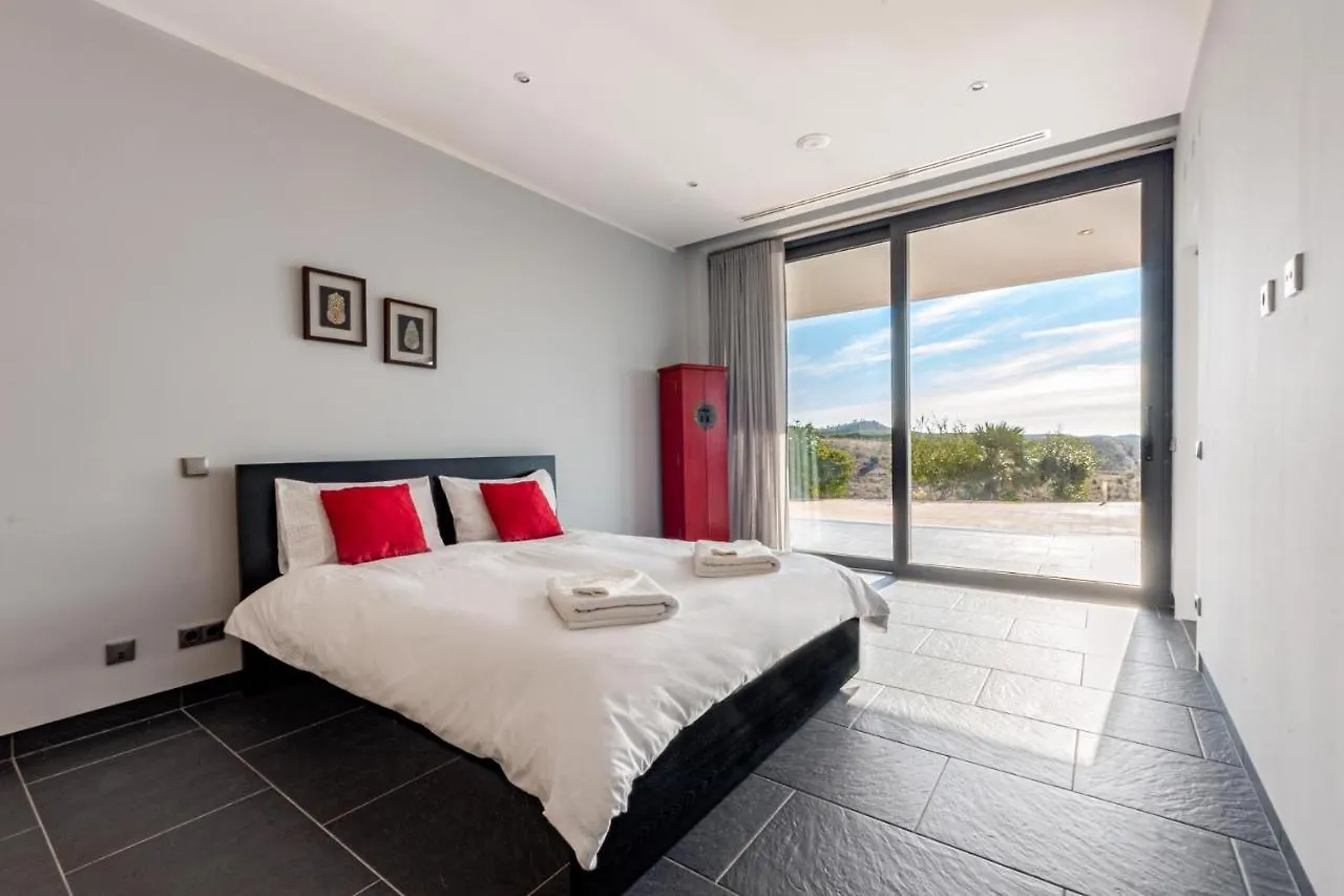 Sernadinha Lux Villa Lagos 0*,  Portekiz