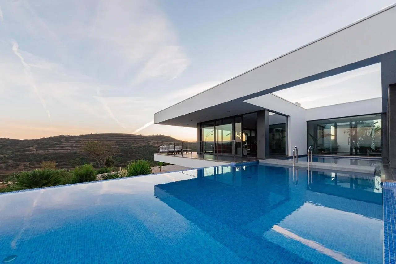 Sernadinha Lux Villa Lagos