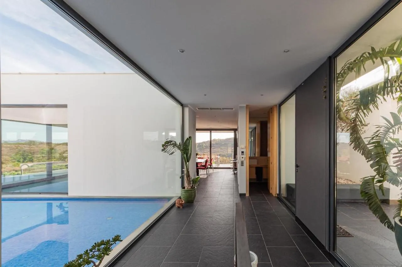 Sernadinha Lux Villa Lagos