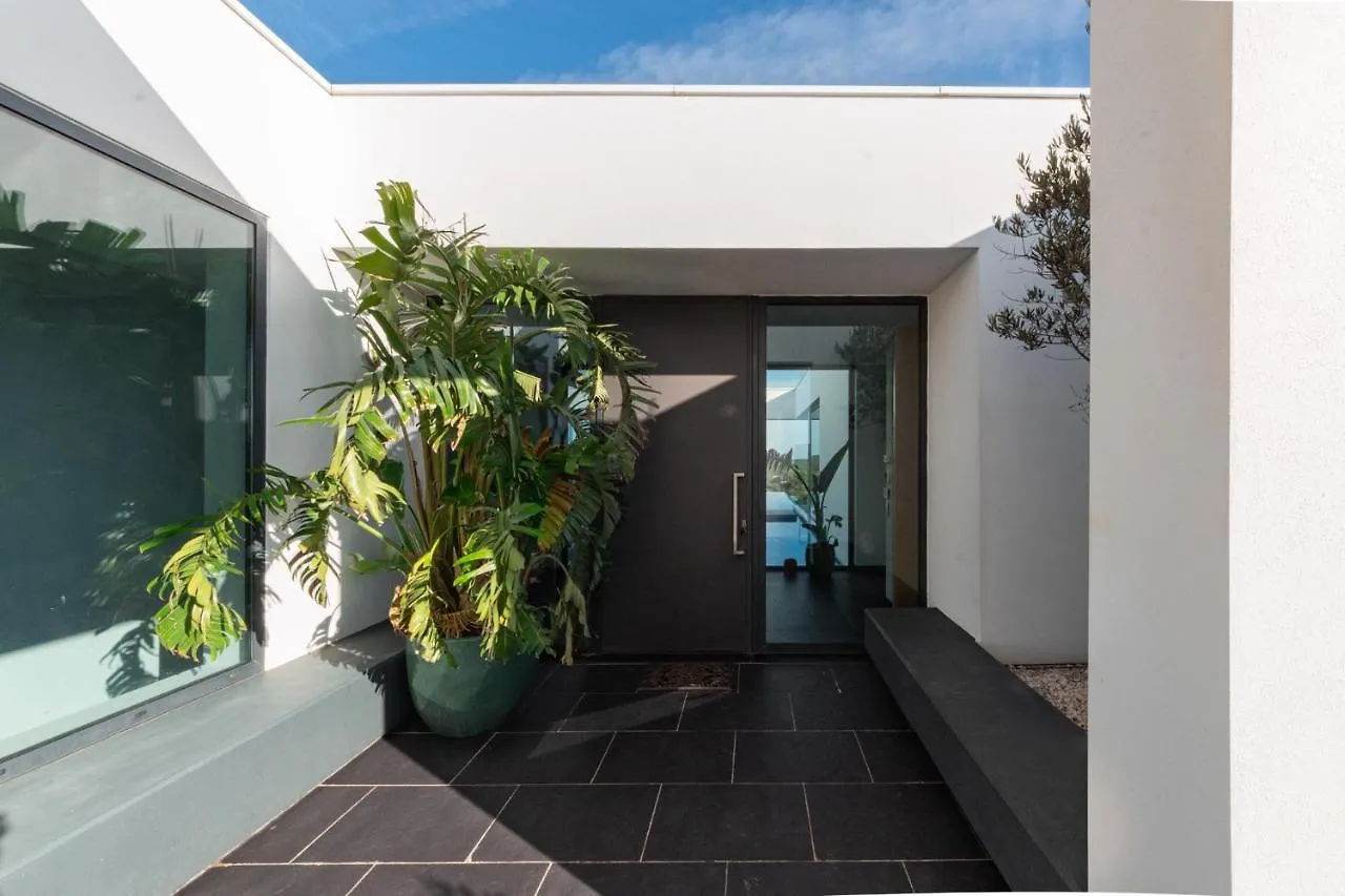 Sernadinha Lux Villa Lagos 0*,